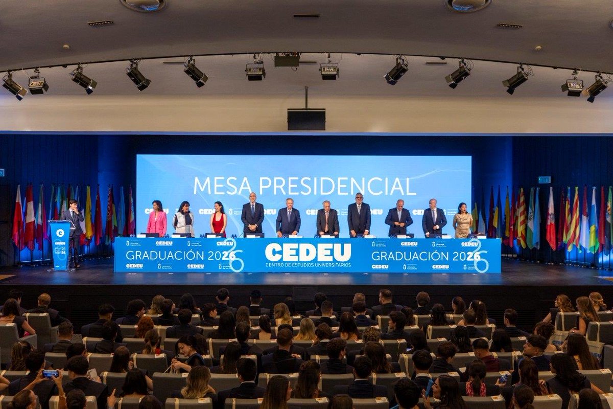 justitonotario's tweet photo. El viernes recibí el III Premio Laurini a la Excelencia Jurídica. Gracias a @CEDEUoficial @uipan_asociacio y @UReyJuanCarlos https://t.co/ytlIfnjnVy