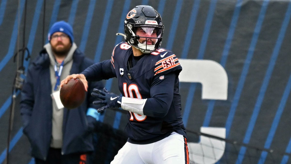 jacobinfante24's tweet photo. If Caleb Williams gets 3,127 passing yards this year, he'll already have the 5th-most yards in #Bears history

If Caleb Williams throws 18 passing TDs, he'll already have the 5th-most TDs in team history

That's simultaneously great for Caleb and humiliating for the franchise lol https://t.co/FL7tPiu4Bg