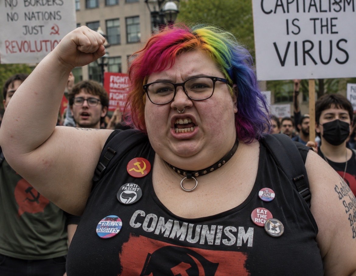 antikommunistic's tweet photo. Young communists in 2026:

“I want free healthcare, free college, free housing!”

Translation: I want other people’s money and I’m willing to give the government unlimited power to get it.

What’s the most delusional part of modern communism? Reply below 👇 https://t.co/GsE2UCQ2Ld