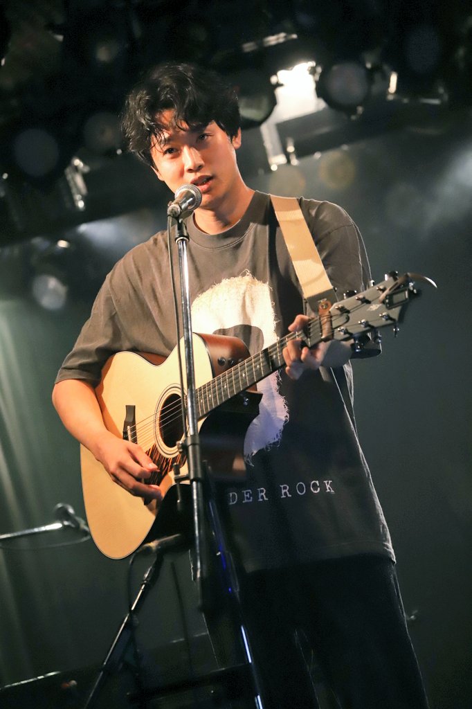 gomuzori's tweet photo. 26/6/23(火) 仙台 BARTAKE
「奏でる旅の途中で #144」
🎸#annko📷️
🎸#松本耕平(埼玉)
🎸#涼平📷️
🎸🎹#タテヤマサチオ(福岡)
🎸#遠藤理子📷️
📷️出演5組から 地元3組🎋
エンリコ妹分とさわやかイケメンと画伯🎵
ウワサのスイッチョントートGET👍️ https://t.co/EFJRsItQ4L
