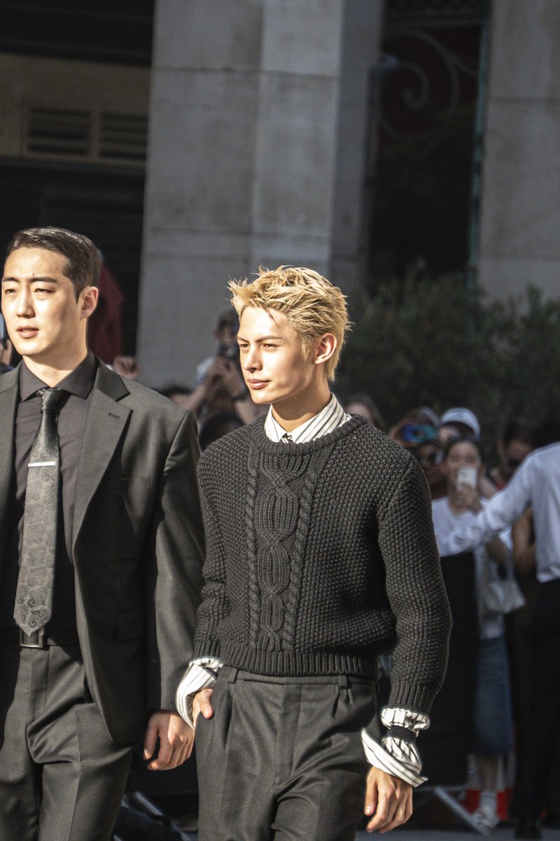 martintheprodgy's tweet photo. JAMES BLONDE. That's it that's the tweet.

cr : @ourspics1 https://t.co/Ys46eRcMVy