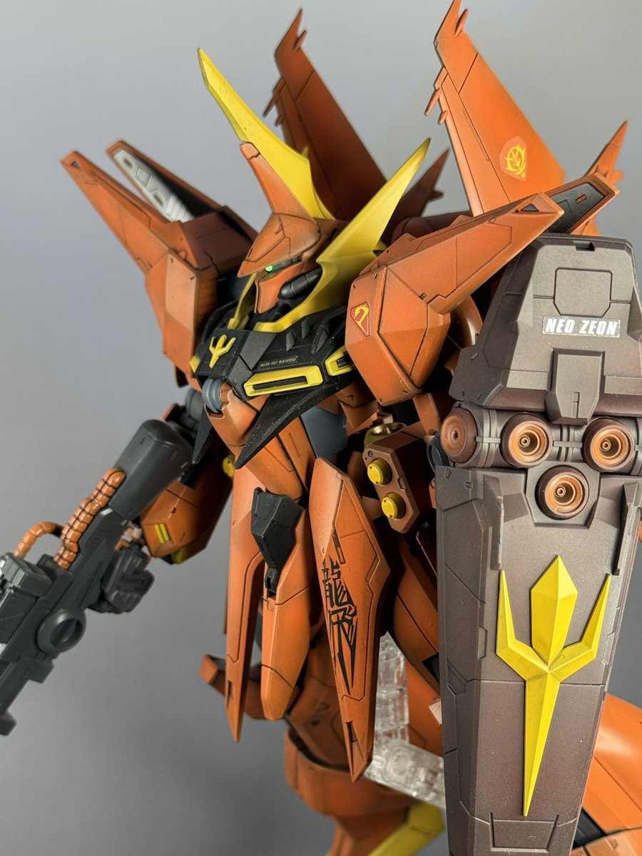 papagori_hobby's tweet photo. RE100 バウが完成しました。

指揮官機カラーでパイロットはグレミー・トトです。
調色にかなり手がかかりました👍

「なんだ…この胸の高鳴りは‥？ママ…もしかしてこれが恋というものですか‥」

前半と後半でキャラが全く変わってましたね😆
#ガンプラ https://t.co/kj4KdRL3xb