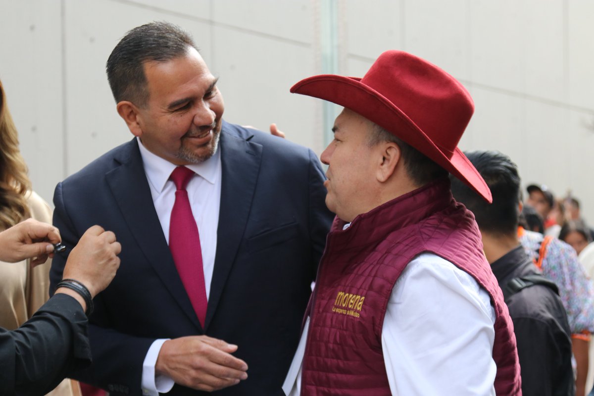 QuintopoderW's tweet photo. @CruzPerzCuellar mostró convocatoria más allá de Ciudad Juárez durante su registro en la capital del país. https://t.co/5QMpcy2Tgw