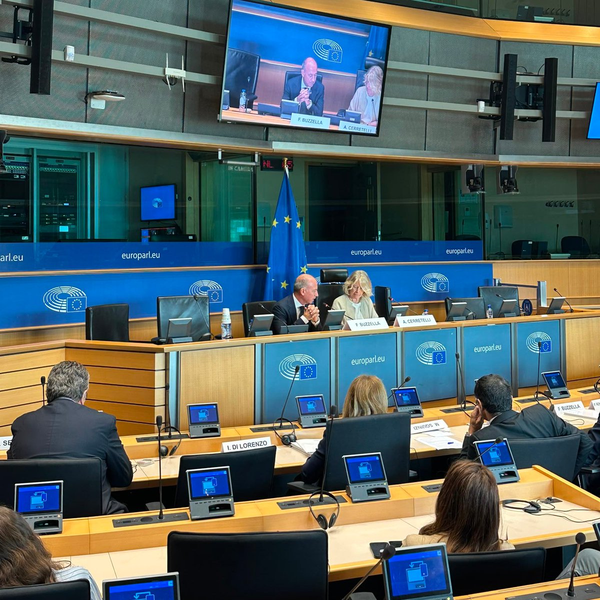 Federchimica's tweet photo. «La transizione ecologica non si fa senza l’industria, ed è impossibile senza una chimica forte e competitiva». Al @Europarl_IT Buzzella ha ricordato che la chimica è un fattore abilitante della competitività europea. https://t.co/GxoBdvSIc2
