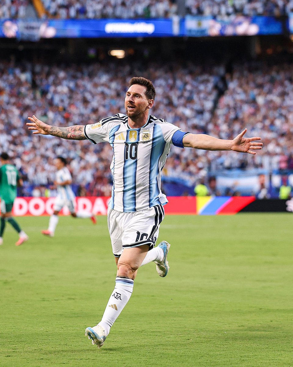 RkFutbol's tweet photo. The fact that Cristiano Ronaldo and Lionel Messi are still lighting up the biggest stage at this age after all these years of pure consistency at the top.

We are hands down the luckiest generation of football fans ever. https://t.co/i9VTuI7c33