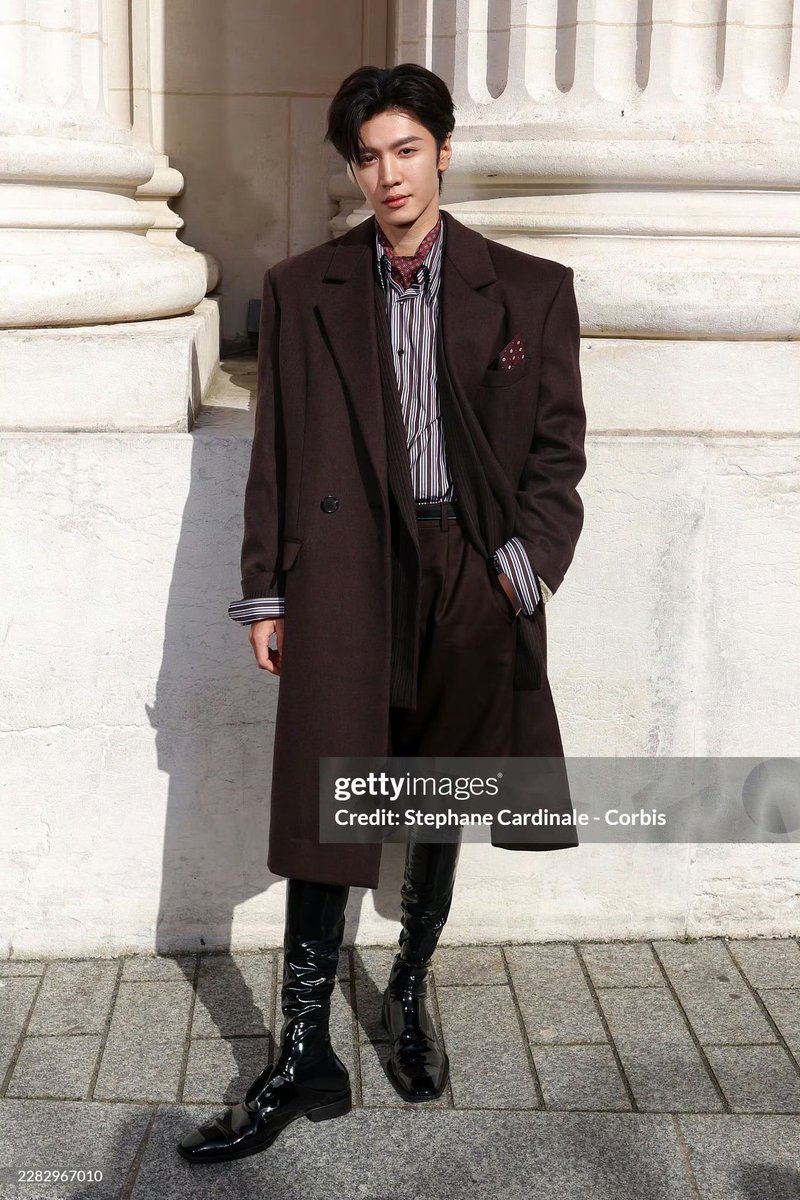 chenzheyuanzi's tweet photo. another set of raw getty images but without the sunglasses this time🕶️ he looks even more handsome❤️‍🔥

CHEN ZHEYUAN FOR SAINT LAURENT

#ChenZheyuanxSaintLaurentSS27
#ChenZheyuanxSaintLaurent
#ChenZheyuan @YSL https://t.co/YFIJE09SJQ