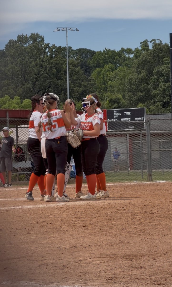 _ImpactSB's tweet photo. Great weekend at Scenic City for Impact 16U Yourous/Elmore! 3-1 in pool play, followed by a tough MD Heartbreakers  team! Out of 94 AB &amp; 114 PA only 8 K's! Pitchers, in 24 innings: 12 ER vs. 26 K's! Defense, .996 for the Weekend! @ConnectSports_ @FS_Innovations1 @WKUSoftball https://t.co/CRilyI8NIr