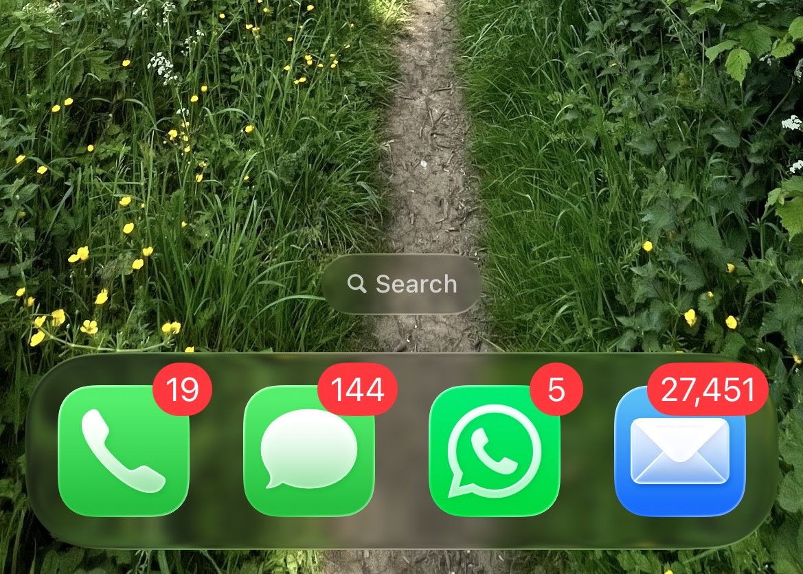 heyitsandy_'s tweet photo. the world continues to revolve and the horrors of my calls and messages persists😭 https://t.co/qyoQMHBu98