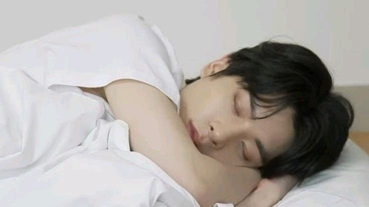 jakeyclub's tweet photo. “it’s late, so hurry up and sleep”
“take your vitamins and go to bed”
“i love you”

jake is genuinely the sweetest person in existence 🥹 https://t.co/hku2x16dKB