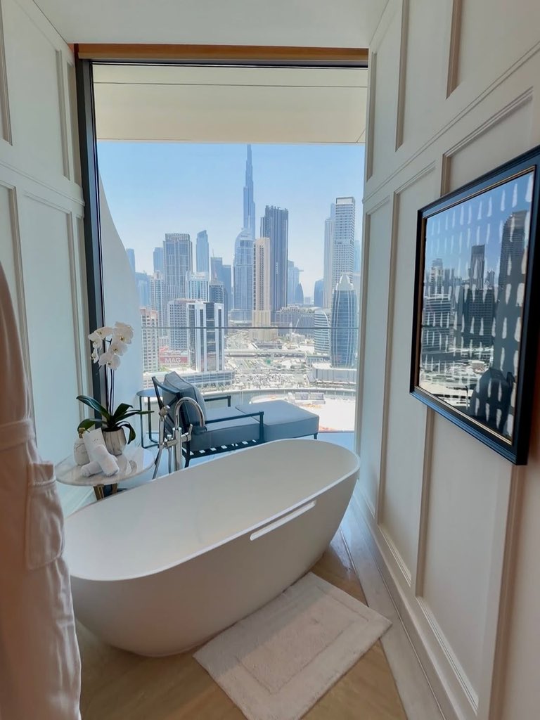 TiaLuuuh's tweet photo. The Lana, Dorchester Collection could definitely become my new residence in π¦πͺπ€ποΈβοΈ
#thelanadubai #dubai #suitelife #resident #privateequity https://t.co/ZwkLoIsEIm