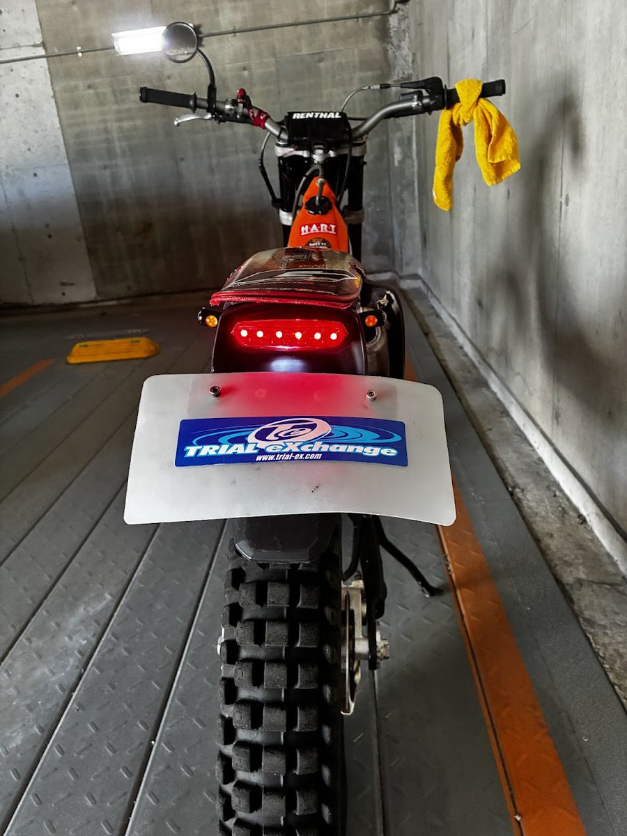 trial_ex's tweet photo. 保安部品フルLED、超小型前後ウインカーランプ、電源単3-12V、リア配線USBコネクター接続
カーボンフロントフォークカバー
S3ステップ
タイヤ前後5部山
montesaマグキルストラップ
グリップ・グリップエンド新品
クラッチ側ショートレバー
ダブルリアフェンダー
エンジン・ミッションオイル交換済み https://t.co/gmRcEe3Y62