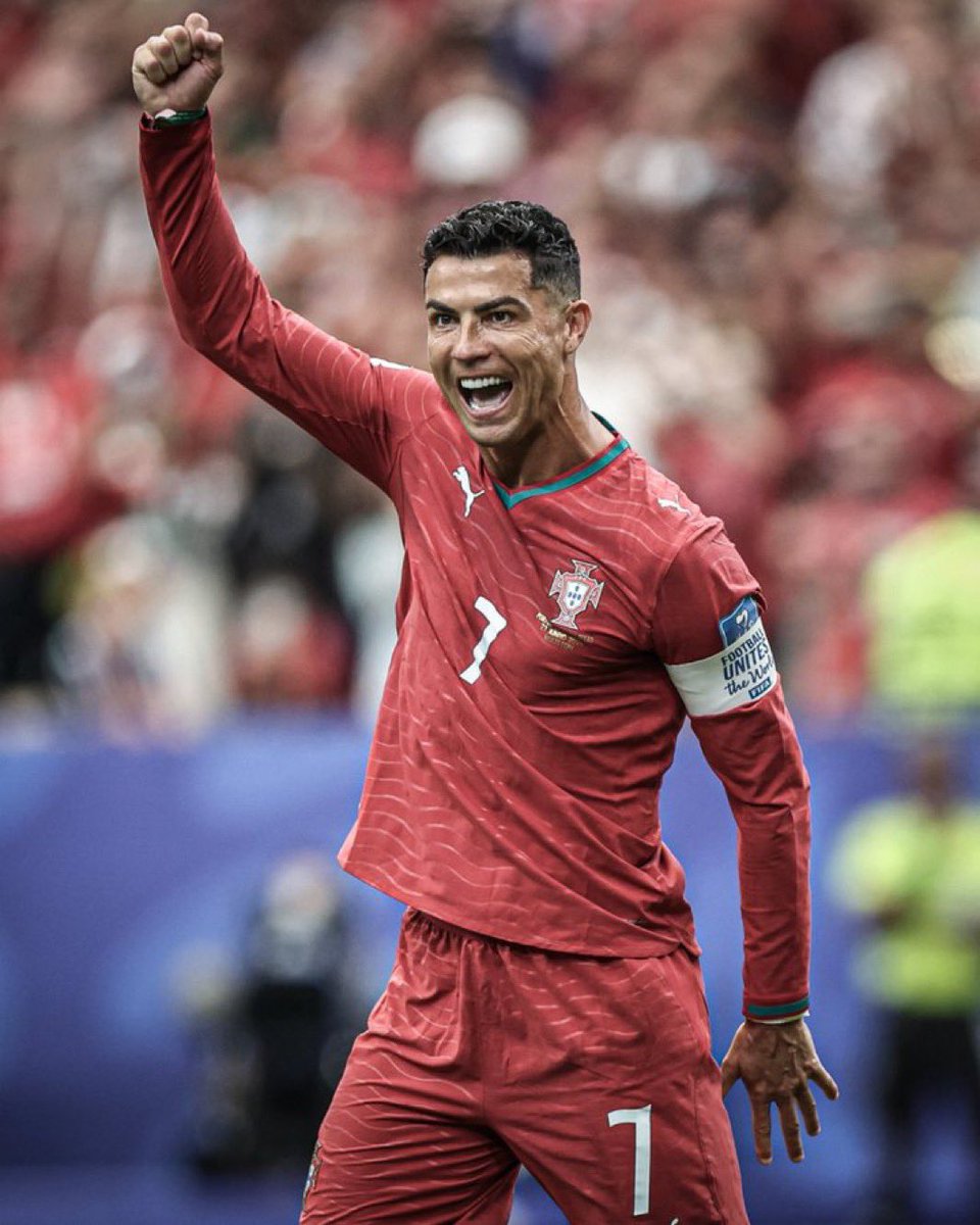 CAPArgento__'s tweet photo. el futbol tiene 800 años y nos tocó ver al máximo goleador y al mejor jugador de la historia. realmente emocionante. https://t.co/tleACWYbfs