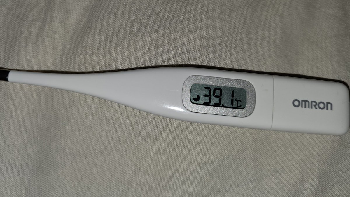_p3d_'s tweet photo. いまこれ
↓
28歳男性。主訴 : 発熱、上気道症状。
6/1からフィリピンに3週間滞在し6/19に帰国
。
現地では水や草、蚊などの虫への暴露あり、ドキシサイクリンを2日だけ内服していた。
6/21から鼻汁、湿性咳嗽、咽頭痛が出現。明らかな皮疹なし。
鑑別は？

※海外転出済みのため公的医療保険なし https://t.co/tQzSS1YzFO
