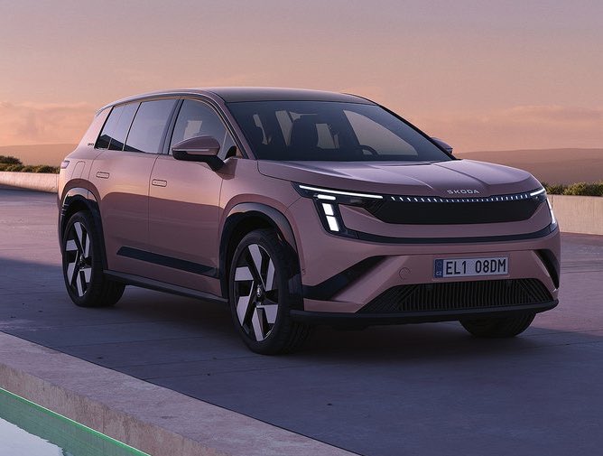 Babektas's tweet photo. 🚘⚡Skoda Peaq tanıtıldı!

Škoda’nın şimdiye kadar ürettiği en büyük ve en teknolojik SUV modeli olan #Peaq, markanın elektrikli amiral gemisi olarak geliyor.

📏 4.874 mm uzunluk
👨‍👩‍👧‍👦 7 kişilik oturma düzeni
🧳 935 litre bagaj + 37 litre frunk
🔋 91 kWh (86 kWh net) batarya seçeneği
🛣️ 640 km’nin üzerinde menzil
⚡ %10-80 DC hızlı şarj: sadece 28 dakika

Öne çıkan yenilikler:
✅ İlk kez kullanılan gömme kapı kolları
✅ 9 bölgeli elektro-kromik panoramik cam tavan
✅ Tek pedallı sürüş
✅ Çift yönlü şarj (V2L, V2H, V2G)
✅ 13,6 inç dikey Android tabanlı multimedya ekranı
✅ Sonos imzalı 16 hoparlörlü, 755 W ses sistemi
✅ LED Matrix farlar
✅ Travel Assist 3.0 sürüş destek sistemi

Aerodinamik tarafta da iddialı:
🌬️ Cd: 0.249

Motor seçenekleri:
🔹 Peaq 60 – 150 kW / RWD / 450+ km menzil
🔹 Peaq 90 – 210 kW / RWD / 640+ km menzil
🔹 Peaq 90x – 220 kW / AWD / 610+ km menzil

Modern Solid tasarım dili, dev yaşam alanı ve uzun menziliyle Peaq; Kia EV9, Hyundai IONIQ 9 ve Volvo EX90 gibi rakiplere güçlü bir alternatif olmak istiyor.

Nasıl olmuş?

#Skoda #SkodaPeaq #EV #ElectricVehicle #SUV #ElectricSUV