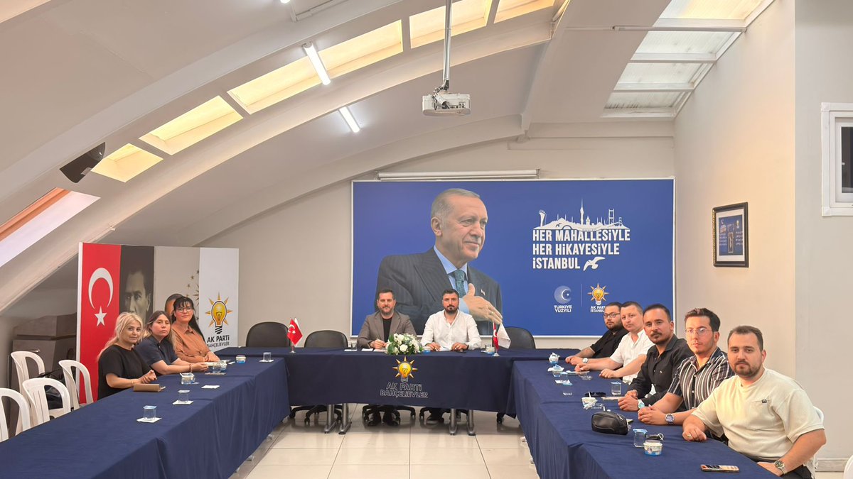 AKBahcelievler's tweet photo. Seçim İşleri Başkanlığı 🗳️

​Birim Başkanımız Av. Yunus Emre İlalan başkanlığında, İl Yönetim Kurulu Üyemiz Av. Abdülsamet Aydın'ın katılımıyla Seçim İşleri Komisyon Toplantımızı gerçekleştirdik.

​🗓️ 22.06.2026
🕖 19:00
📍 İlçe Başkanlığı https://t.co/FWLCDHmyCF