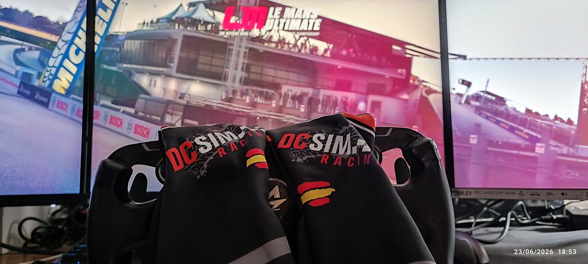 Adrianpixel1's tweet photo. Gracias a @SCompetizione por los campeonatos que realizan, a @dcsimracing por este regalo y demás patrocinadores por hacerlo posible @grupodromedario y Solociones Ayala. https://t.co/iM0rMtXYFD