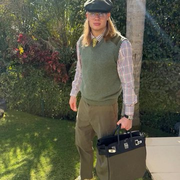 ofofoqueimogi's tweet photo. Erling Haaland, atacante da Noruega, tem uma coleção de bolsas de luxo avaliadas em mais de R$ 4 milhões. https://t.co/BGivPgCvWI