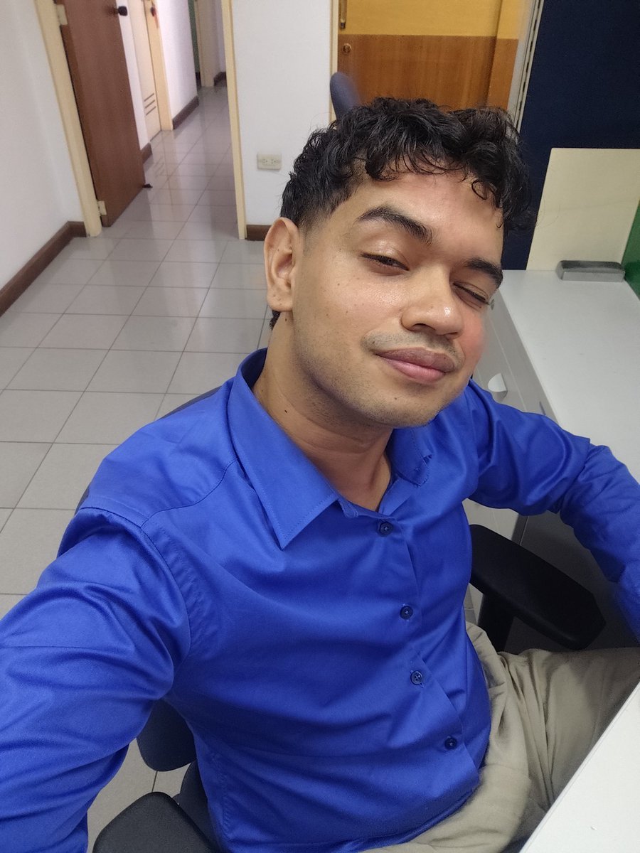 RAlejandroVE's tweet photo. Azul o negro? 😉 https://t.co/BAmupbnRUk
