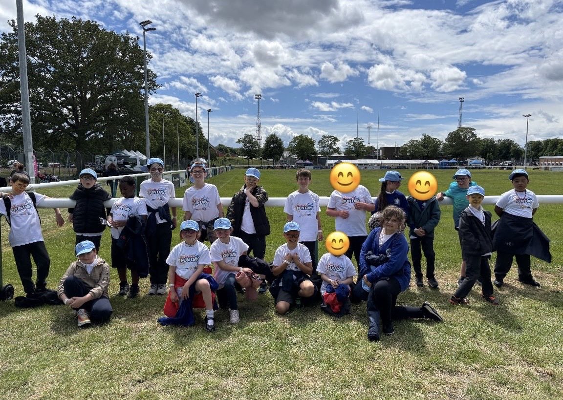TheHermitage's tweet photo. 😊 Our children in The Orchard attended a fun day a few weeks ago where they certainly had fun! They enjoyed a petting farm, fire engines, face painting, a bbq and even got to experience some rides! The children were fantastic and had a great time representing our school. 🦉 https://t.co/7uSlgSkOGb