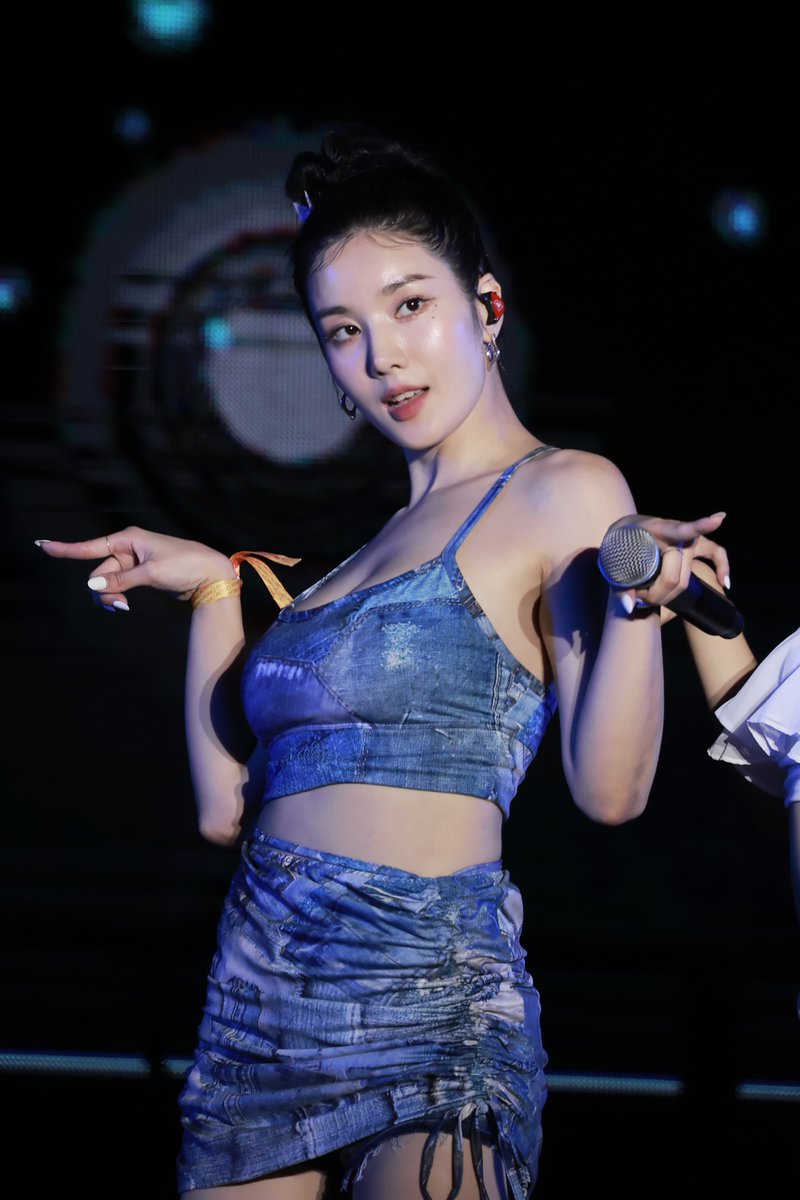 KpopGirlsData's tweet photo. 230819 Kwon Eunbi 2546P at CassCool Festival  

Load in 4K | Full Set in Bio   

#권은비 #은비 #KWONEUNBI #EUNBI #權恩妃 #权恩妃 https://t.co/7DSZAxCek4