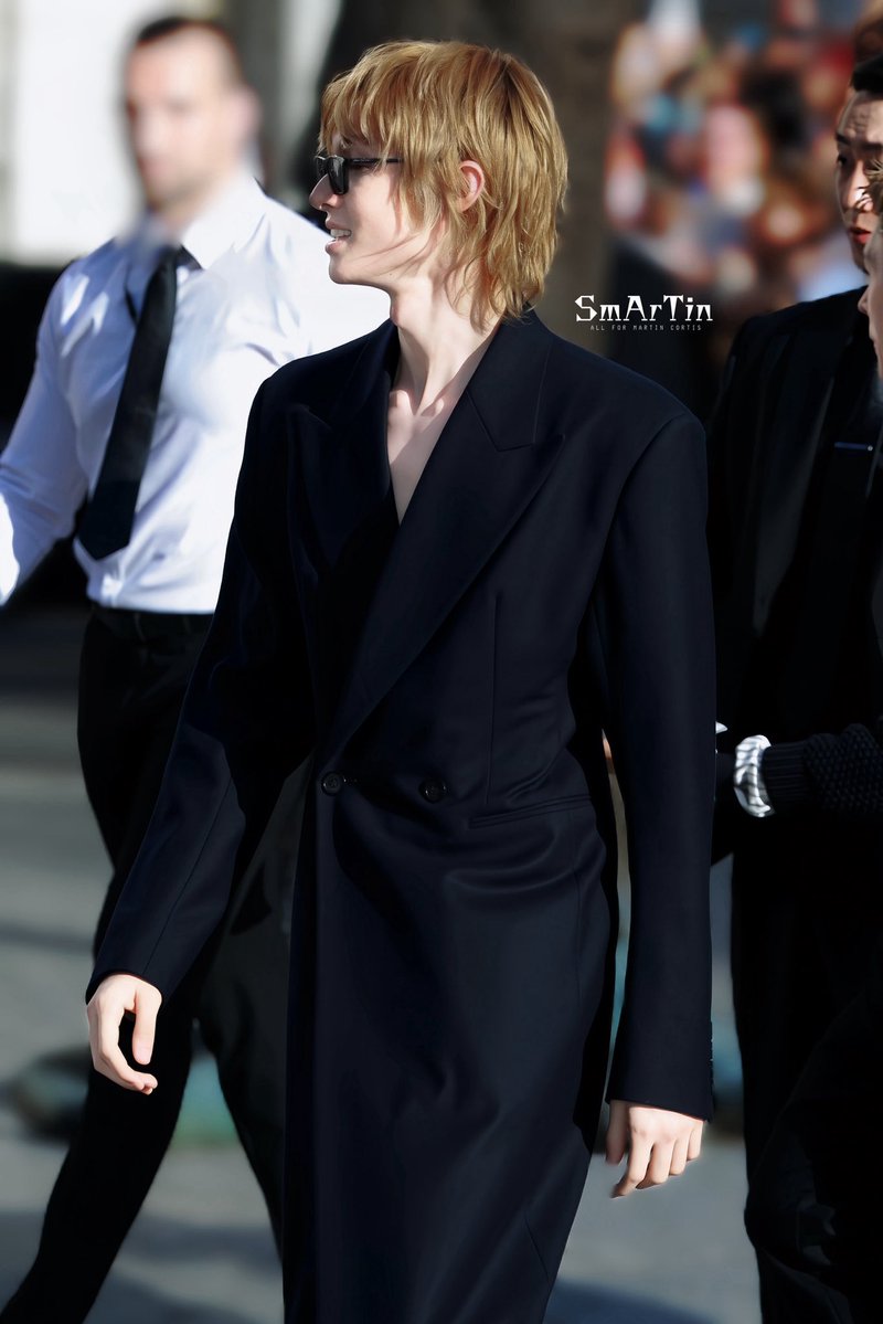 SmarTin_Cortis's tweet photo. MARTIN REDEFINES STYLE WITH YSL

#MARTINxSaintLaurent
#MARTINatSaintLaurentSS27
#MARTIN https://t.co/8gdsJr6ybs