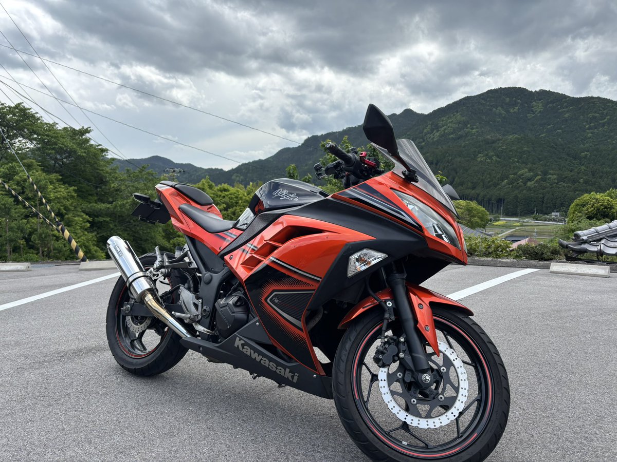 pf_p77's tweet photo. 今更ながらバイク垢始めます！

名前 Re
年齢 20
性別 🚹
身長 168
住み 京都
バイク Ninja250(14)
一言 ナイツー派です！

#バイク乗りと繋がりたい https://t.co/0j4FxzTQq0