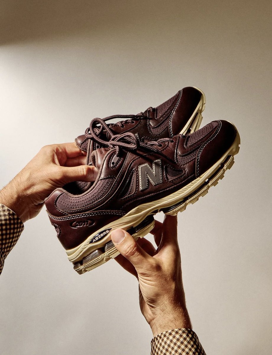 PureDopeKicks's tweet photo. The New Balance “2011” debuts this Friday. Via @RonnieFieg https://t.co/k5Esszr4Kh