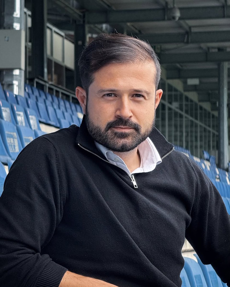 almanydnfutbol's tweet photo. 🇹🇷🇩🇪 Almanya'dan Futbol olarak bir haberimiz var!

Geçtiğimiz günlerde teknik direktörlük görevine Nadir Sönmez'i (@SonmezNadir) getiren Bölgesel Lig ekiplerinden Sportfreunde Lotte, yardımcı antrenör görevine ise “50+1” podcast serimizin üyelerinden arkadaşımız Veli İsmail'i (@VeliIsmail1) getirdi.

❤️ Her iki arkadaşımıza da görevlerinde başarılar dileriz. Yolunuz açık olsun...
