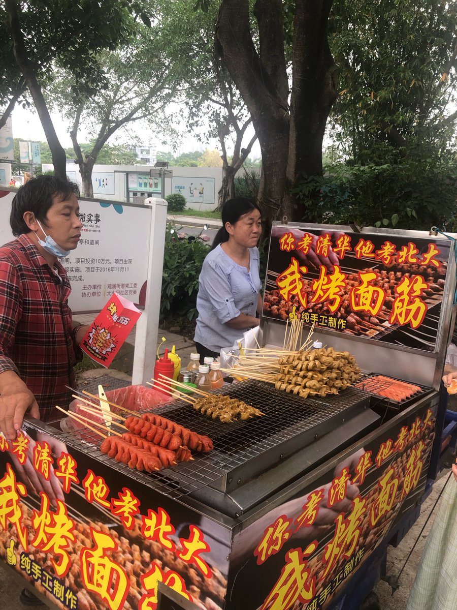 Xzx3Vu2eLTGPw8p's tweet photo. Craving crispy Chinese fried skewers Grab these hot, savory bites from the street stall—perfect on a busy afternoon! https://t.co/Ad5MwsV2rX