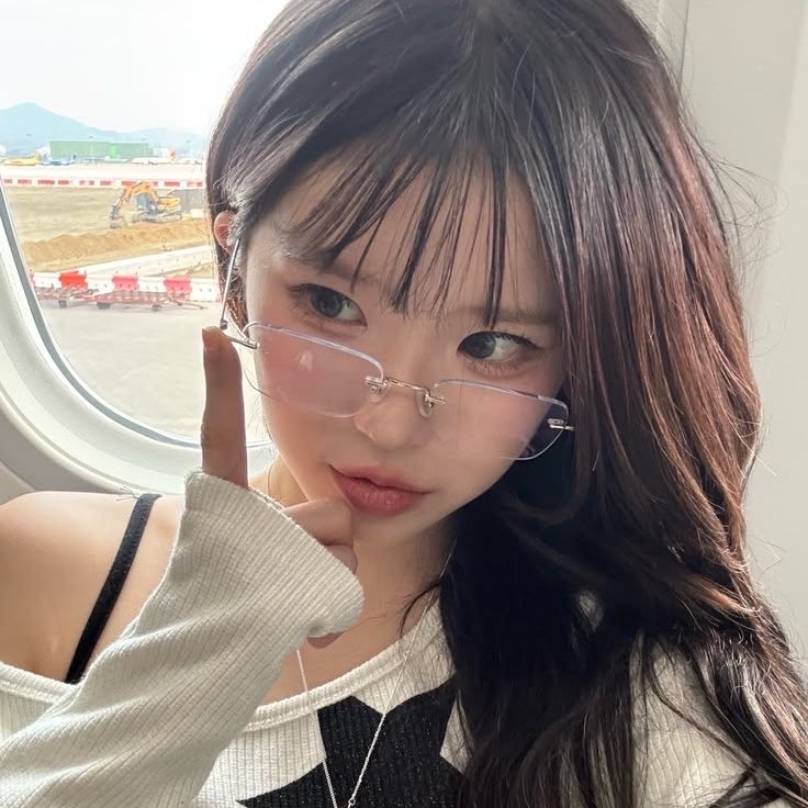 fromisbase's tweet photo. Hayoung on fromis_9’s July comeback:

“Seriously, I’m going to have so much fun with flovers. Thank you for waiting!! Please wait just a little longer.” https://t.co/8R4g8brTBj