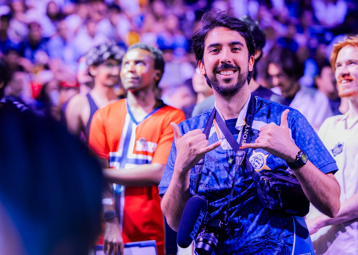 LeviatanGG's tweet photo. 🇧🇷 @boialu 

EL COMODÍN, siempre detrás de escena resolviendo todo lo que el equipo necesita, nuestro manager es una pieza fundamental del rompecabeza que logró la Masters🏆

#goLEV #VALORANTMasters https://t.co/IfNgUMSsGA