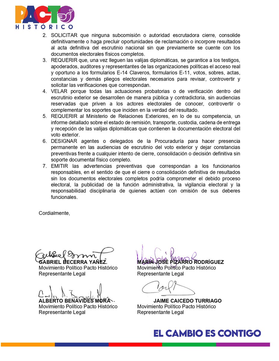 RadNalCo's tweet photo. #JUDICIAL | Este es el documento en el que los representantes legales del Movimiento Pacto Histórico solicitan a la Procuraduría General de la Nación garantizar la llegada efectiva de los sobres diplomáticos con la totalidad de la documentación electoral correspondiente a los votos depositados en el exterior, antes de cerrar, consolidar definitivamente o incorporar resultados al acta final del escrutinio nacional.

“La presente solicitud pretende asegurar que las audiencias de escrutinio del voto exterior se desarrollen de forma pública, transparente, verificable, contradictoria y con acceso real a los documentos electorales auténticos, de manera que los testigos, apoderados, auditores, organizaciones políticas y autoridades competentes puedan ejercer control efectivo sobre la verdad electoral”, detalla el documento.

@Karen26guerrero