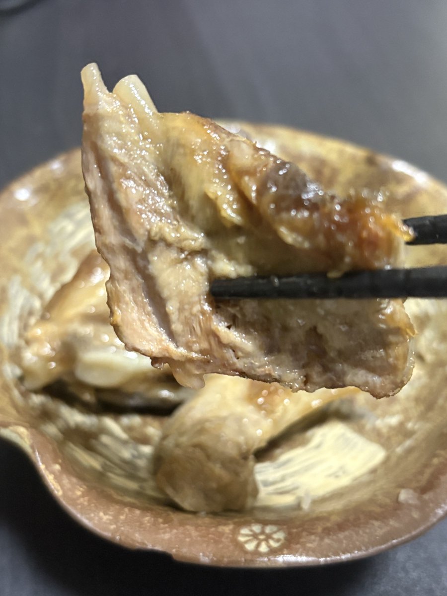 G2mao's tweet photo. おはようございます☀️

島野菜をあてに
島のナポレオンで乾杯(๑'ڡ'๑)o(🥃)
島豚軟骨がうまい😋 https://t.co/61iVQaFD2r