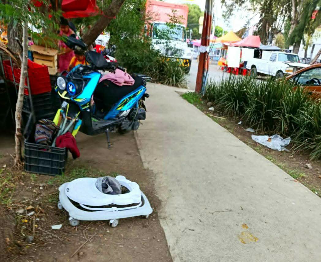 PuntoMedioEdo's tweet photo. 🏚🚨🧔🏻 Vecinos de #Izcalli acusan #abandono municipal; denuncian invasión de área verde y deterioro de la imagen urbana y servicios en #InfonavitNorte.
🤳🏻 Más información ⬇️
https://t.co/6BloBKedKu https://t.co/ZnU47lmKGg