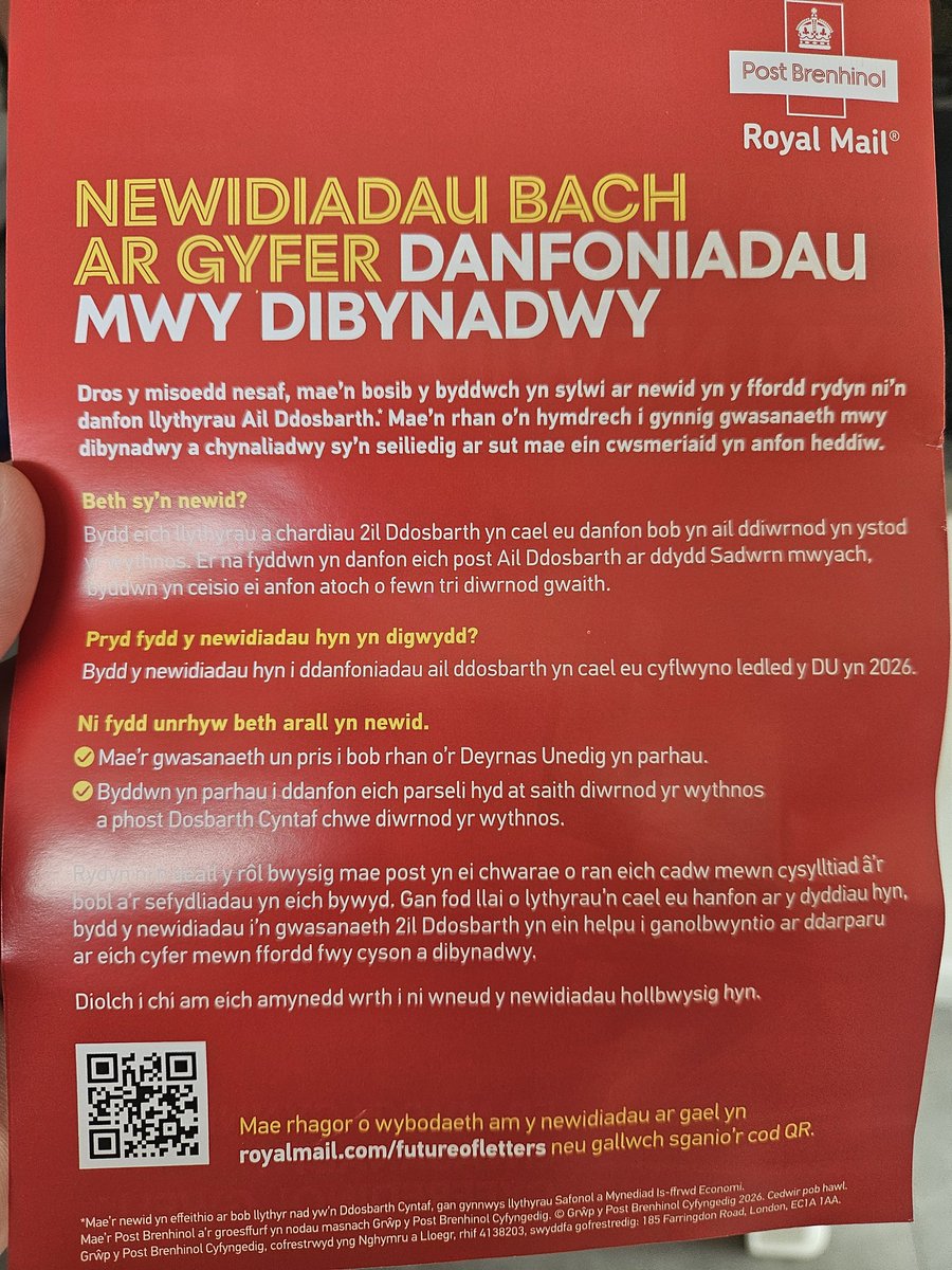 Amjapacdf's tweet photo. @RoyalMail can you tell me why only Welsh leaflets we delivered in Cardiff with NO translation?  Goes against the Welsh Language Act!! https://t.co/7O3RXHntAm