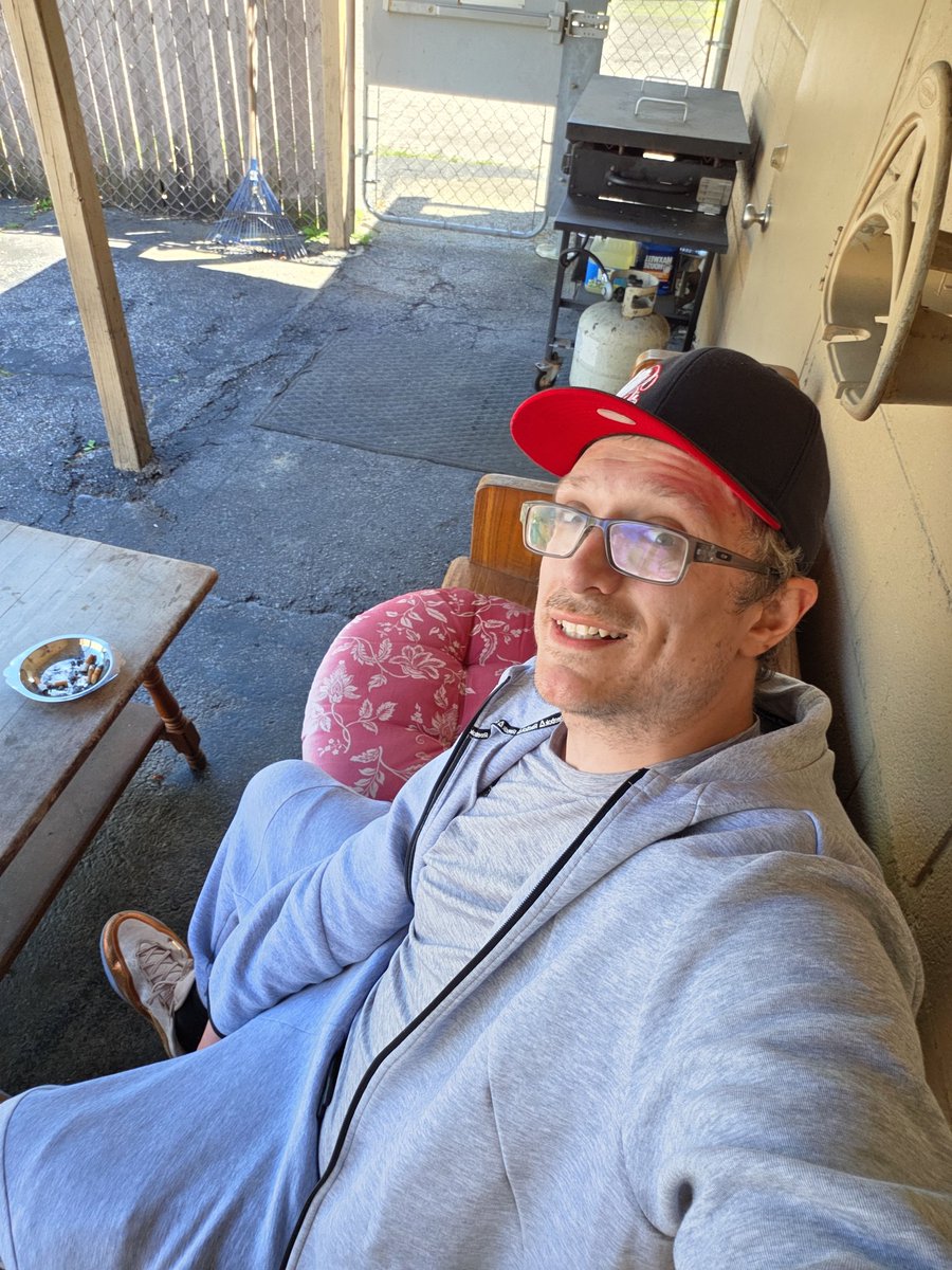 VDemshar55660's tweet photo. Chillen.
#sobergrind https://t.co/tUHGY0kJkB