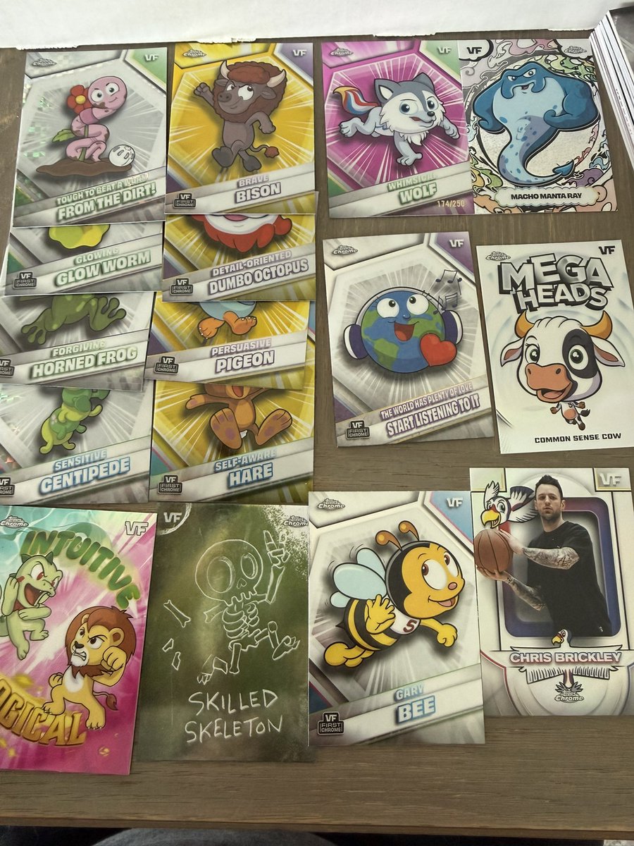BSquaredCards's tweet photo. Finally got to rip some VeeFriends. Kids and I had fun! We are still reading the backs of each card. My daughter wants to go buy more! https://t.co/KgDxP584Mk