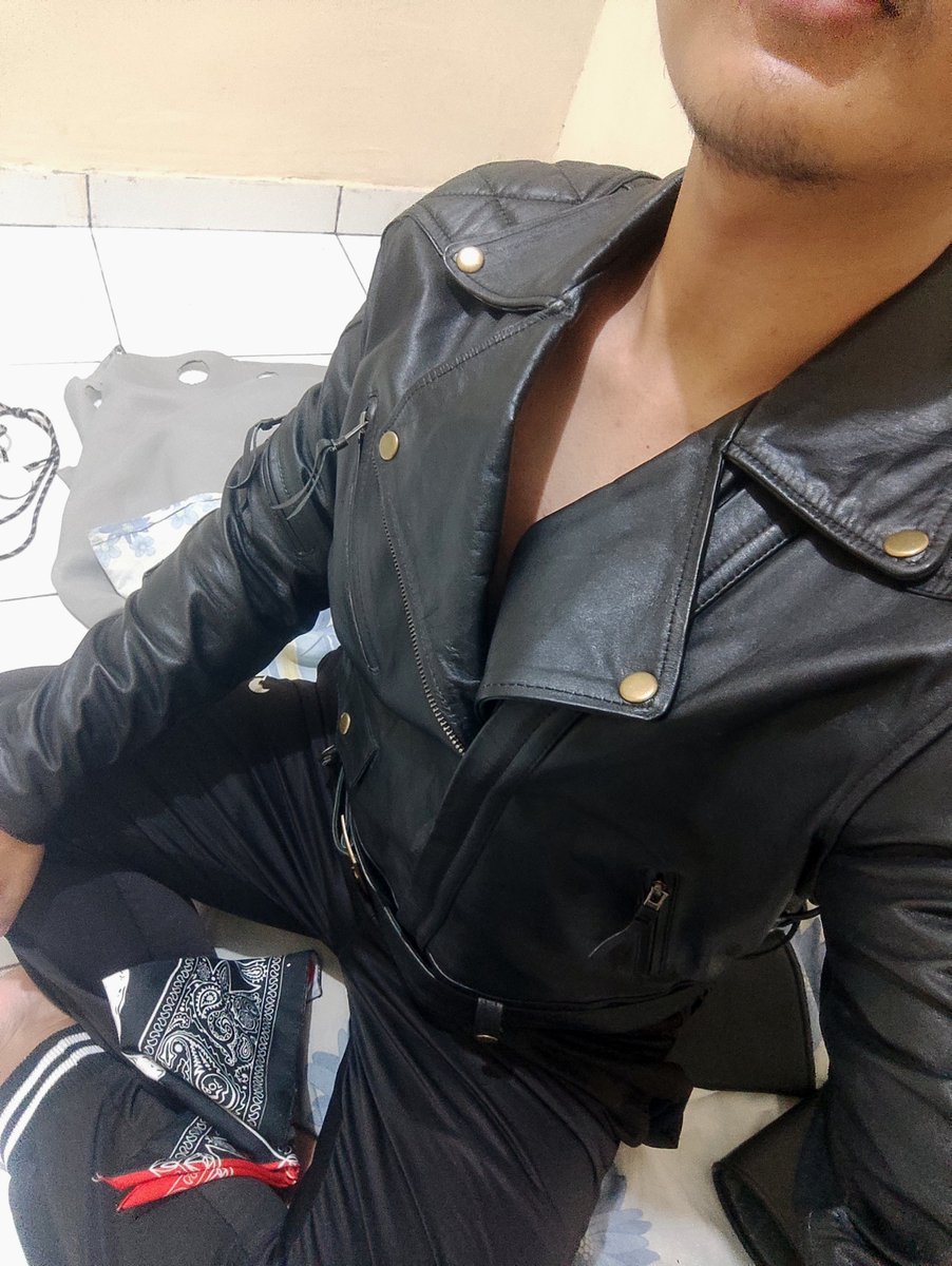 leatheraddict_'s tweet photo. Comeback. https://t.co/Fhu46KTaSD