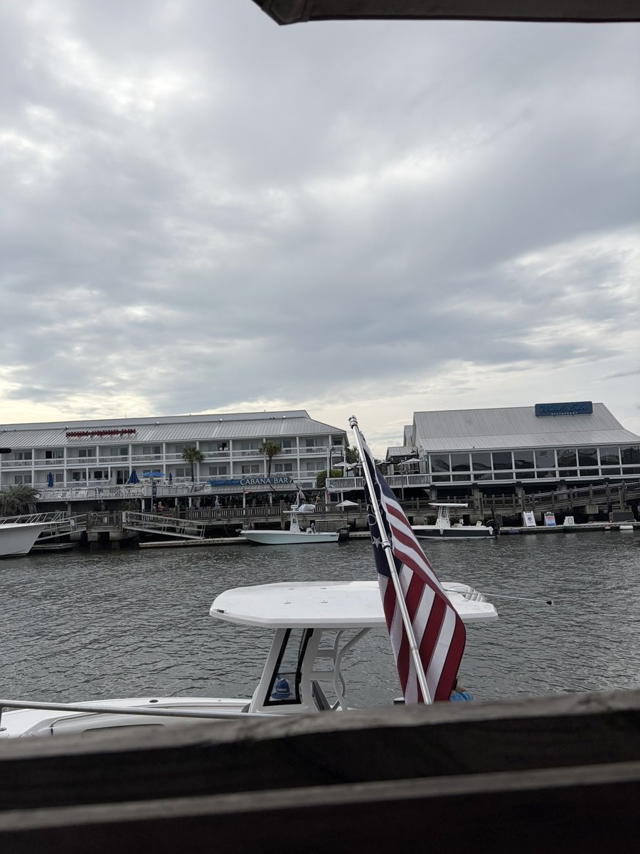 aeonflows's tweet photo. Watching rich people at the docks is such a reality checking experience. https://t.co/2rWtKViuqK
