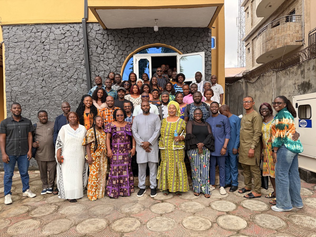 EPIMohSL's tweet photo. Building stronger immunization systems, one health worker at a time. 

Following the national ToT, facilitators are now supporting district-level training on Immunization in Practice (IIP) and Reaching Every Child (REC) across all 16 districts.

#VaccinesWork #ReachEveryChild https://t.co/xg9XB65y3p