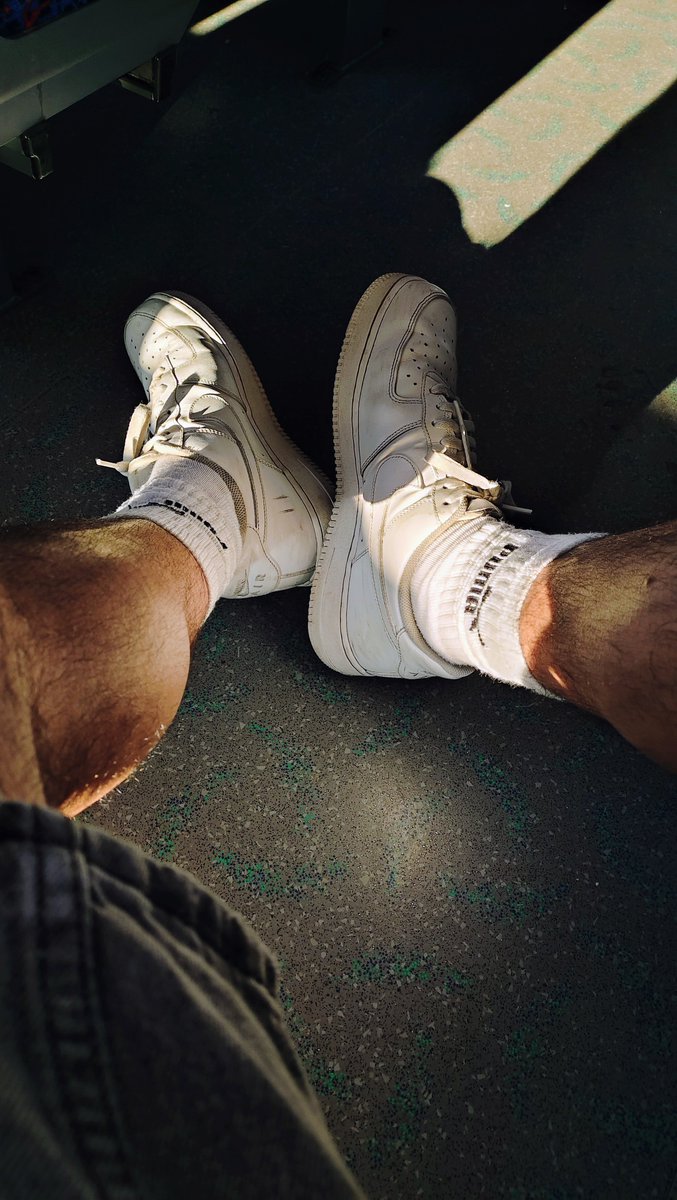 GaySocksIRL's tweet photo. 24° 🔥🔥

It's too hot for these

#AF1s #PumaSocks #BoyFeet #WhiteSocks #Gay #FootFettish #Socks https://t.co/4azXJzDB1D