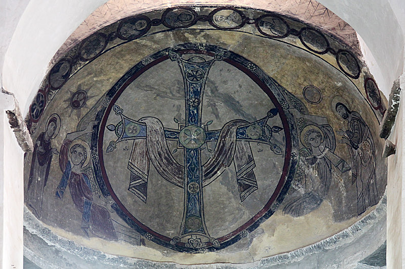 CodyJSwanson's tweet photo. The Coptic White Monastery of Egypt, 442, built with Pharaonic and Roman   spolia following the boom of Christianity with the Edict of Milan from the prior century. 

Photos Roland Unger. https://t.co/sWr0FpA0ud