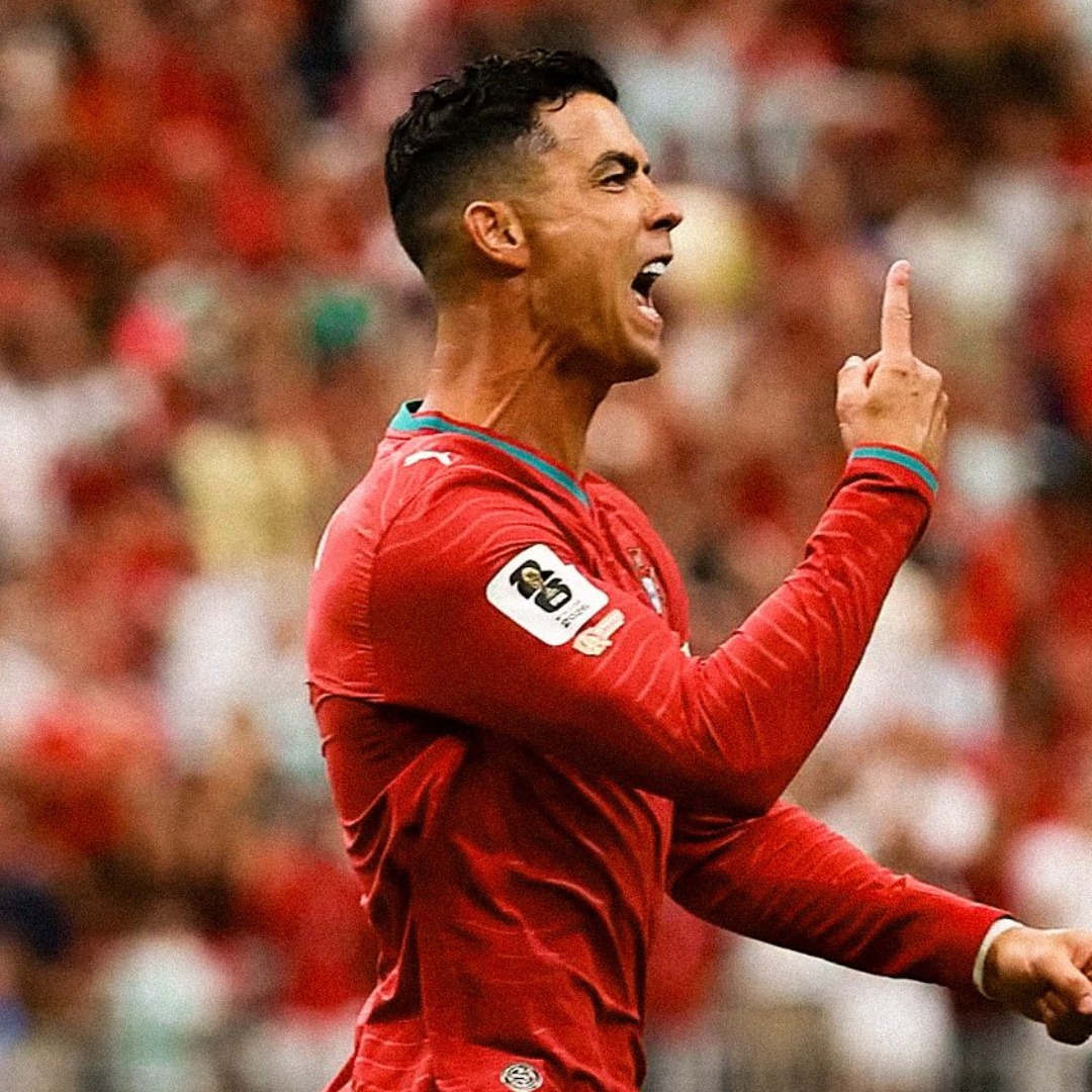 DAZN_ES's tweet photo. Cristiano Ronaldo dinamita la historia y firma un récord salvaje al ser el único en marcar en seis Mundiales 🇵🇹