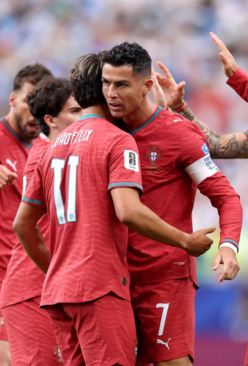 TimelineCR7's tweet photo. 🚨

JOAO FELIX:

“It's an honor to play with Cristiano at his age and what he brings. We know he's nearing the end. We have to enjoy having him with us as long as he's here.

We spent the entire year working on this. He knows my movements, and I know his, so it's easy for us to gel together. Having players around him makes it easy to link up and combine with him quickly. The focus is on staying close to each other to play our style.”