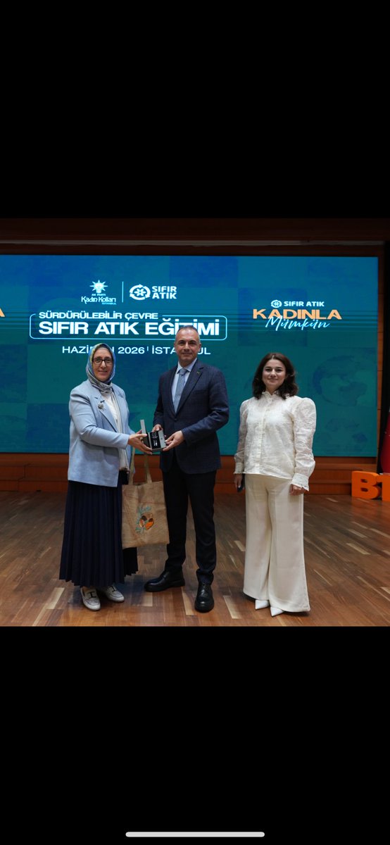 nesvayarar's tweet photo. AK  Parti İstanbul İl Kadın Kolları Çevre ve Şehircilik Politikaları Birimimizce;Sürdürülebilir Çevre ve Sıfır Atık Eğitimini, Çevre,Şehircilik ve İklim Değişikliği İl Müdürümüz @MEjderBatur  başkanımızın da katılımıyla İl Başkanlığımızda gerçekleştirdik.

#SıfırAtıkKadınlaMümkün https://t.co/igUJlxGLCU