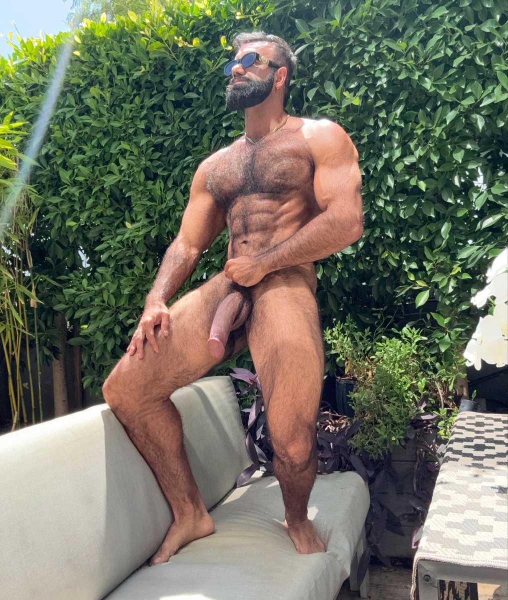 AlphaTopWolf22's tweet photo. Daddy’s got a FREE OF page now! 

Where you can find NEW pics! New Collabs! Longer Previews and some live streaming content 😳

Don’t miss out! Subscribe for FREE right here 👇🏽
https://t.co/gXug9mfjLU https://t.co/Anoc0FDDRy