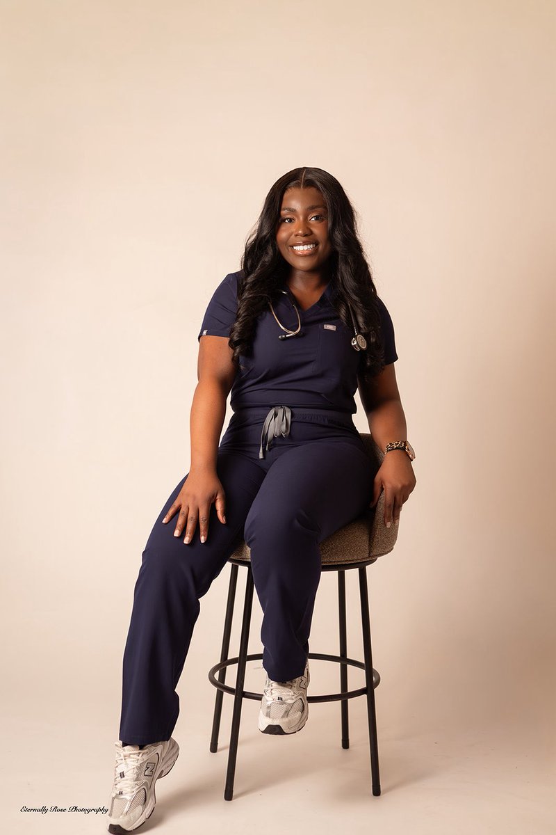 DrFunmiwilliams's tweet photo. Internal medicine residency done and dusted!!! 🙏🏾🎉🎉 All glory goes to God! #inmyattendingera https://t.co/5tfWkLvZ7P