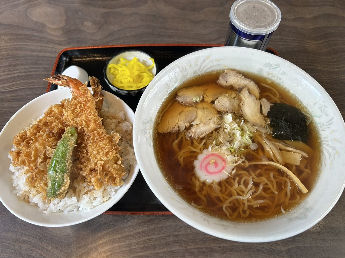 おはようございます！ 通常営業10時〜25時。 15時前から15時30分まで