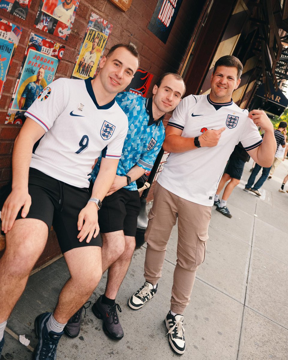 England's tweet photo. A home away from home 🤩

We’re back in New York for another gameday with @BudweiserUK at our House of Three Lions 🦁🙌 https://t.co/8Hz20eKQXk