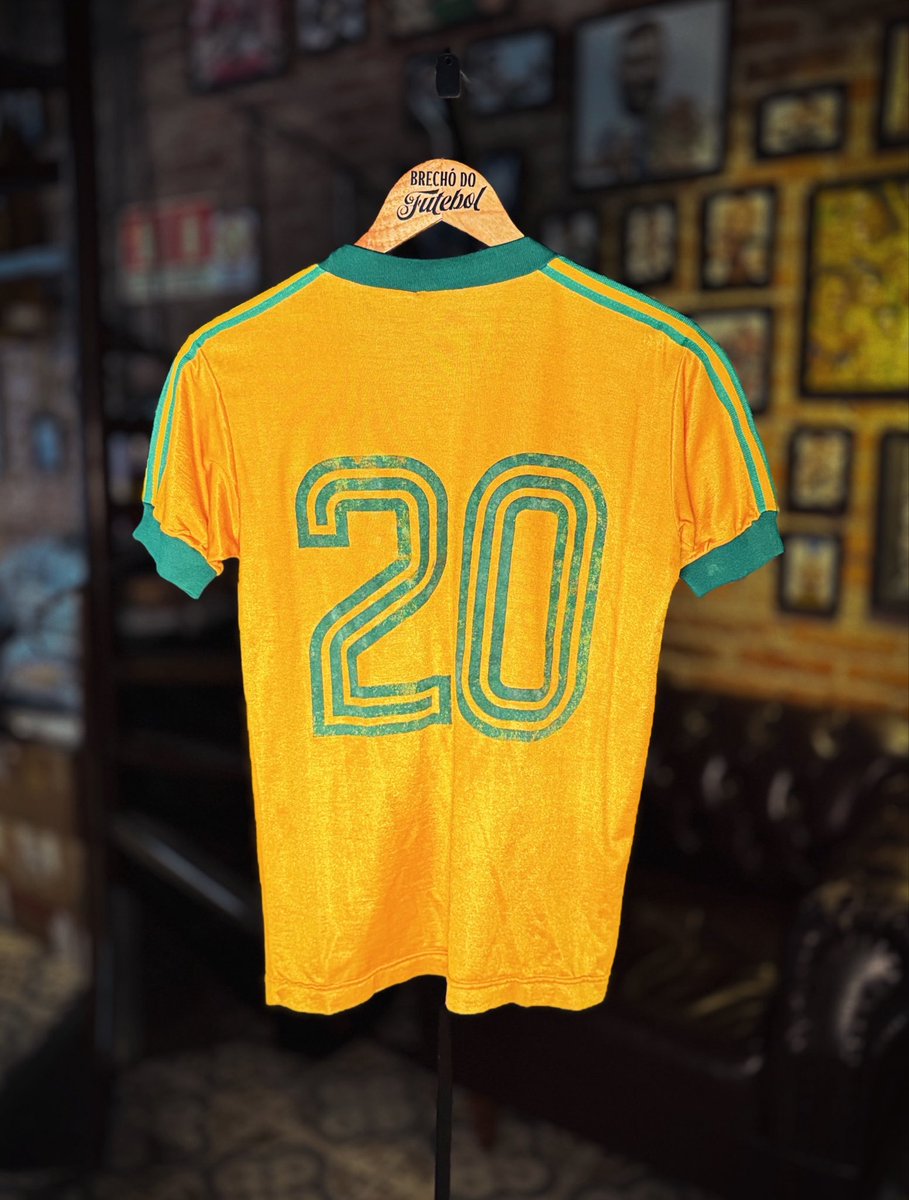brechodofutebol's tweet photo. A de 1978-79 é provavelmente a mais bonita da história, https://t.co/j9INF1P5F9